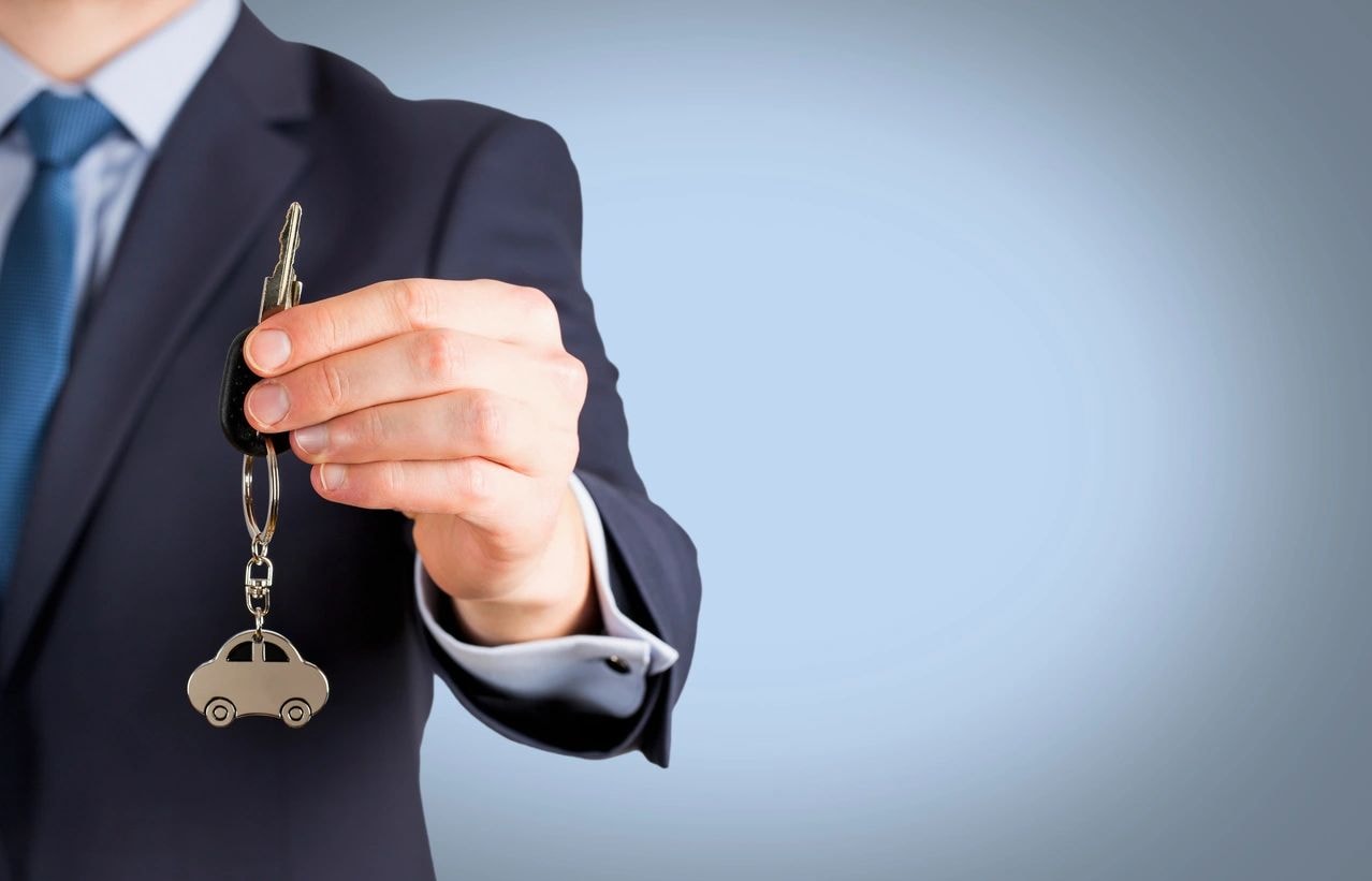 Assistance arranging a rideshare replacement vehicle